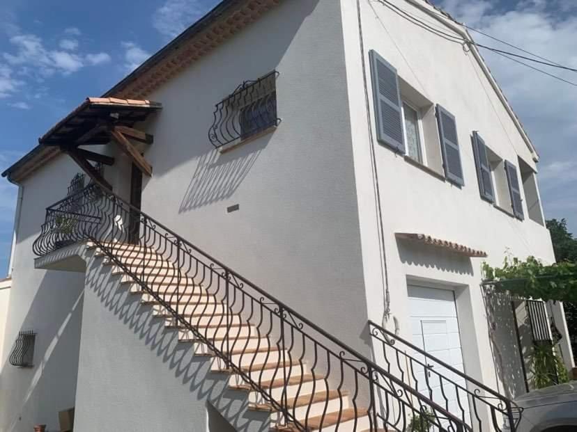 Appartement Independant Dans Villa, Entre Frejus Et St Raphael Kültér fotó
